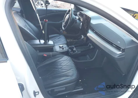 2021 Ford Mustang Mach-E Select z USA, uszkodzony, nr VIN 3FMTK1RM9MMA49280